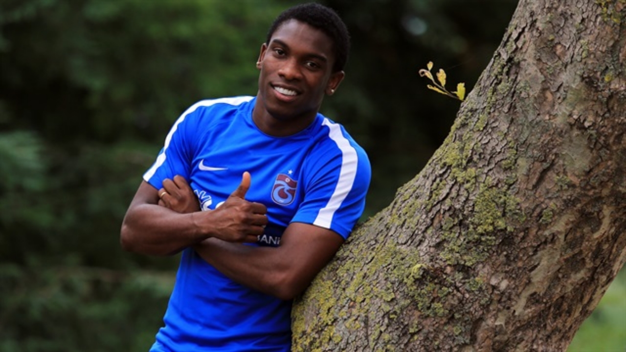 Foto - Süper Lig devinin eski yıldızının karısı kuyumcu soydu! Herkes şokta