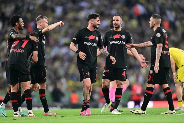 Foto - Süper Lig ekibinin başkanından için olay sözler! "Lig tescil edilmeyebilir"