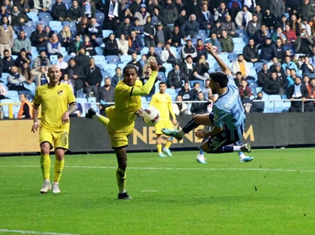 Foto - Adana Demirspor-İstanbulspor maçında 'helal olsun' dedirten hareket! Öyle bir müdahale yaptı ki, tüm stadyum ayağa kalktı