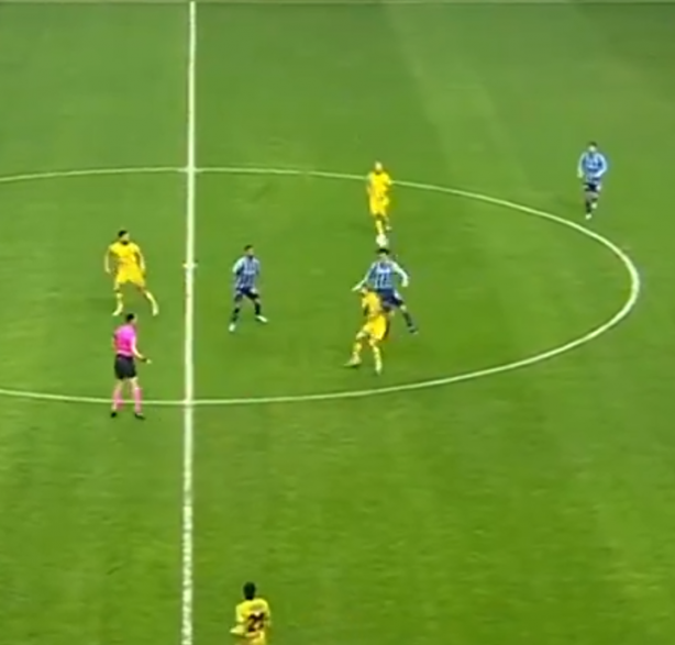 Foto - Adana Demirspor-İstanbulspor maçında 'helal olsun' dedirten hareket! Öyle bir müdahale yaptı ki, tüm stadyum ayağa kalktı