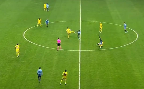 Foto - Adana Demirspor-İstanbulspor maçında 'helal olsun' dedirten hareket! Öyle bir müdahale yaptı ki, tüm stadyum ayağa kalktı