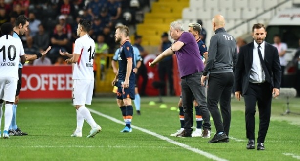 Foto - Türkiye'den kaçan teknik direktörden haber var: İstanbul'da koronavirüse yakalandım