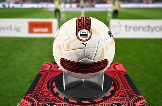 Foto - Süper Lig’de yeni sezonun şampiyonunu şimdiden belirlediler! Yapay zekadan olay oluşturan tahmin: İşte 2024/25 sezonu puan durumu sıralaması