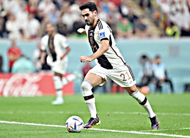 Foto - Süper Lige yıldız isim geliyor! Yer yerinden oynayacak... Bomba patladı patlayacak!