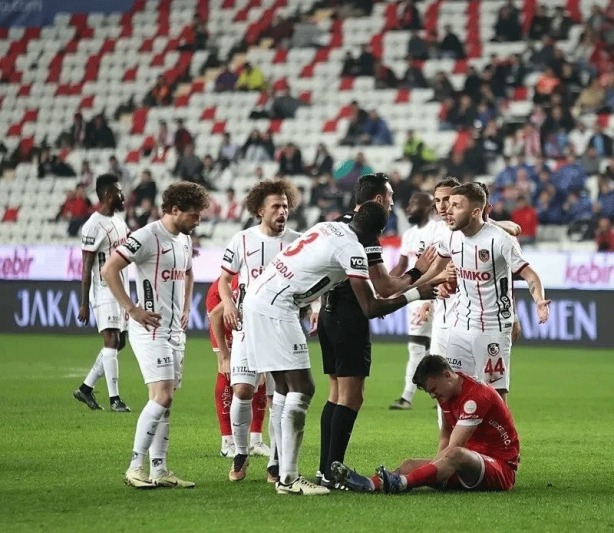 Foto - Süper Lig’in en çok penaltı kullanan takımları belli oldu! Zirveyle ikinci arasında büyük fark: İşte ligin en fazla penaltı atan takımları…