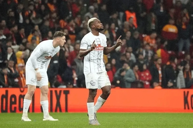 Foto - Süper Lig’in en çok penaltı kullanan takımları belli oldu! Zirveyle ikinci arasında büyük fark: İşte ligin en fazla penaltı atan takımları…