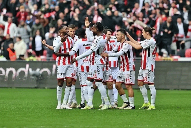 Foto - Süper Lig’in en çok penaltı kullanan takımları belli oldu! Zirveyle ikinci arasında büyük fark: İşte ligin en fazla penaltı atan takımları…