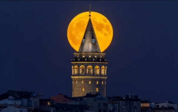 Süper Mavi Ay görenleri şaşırttı! İşte Türkiye ve Dünyadan harika manzaralar