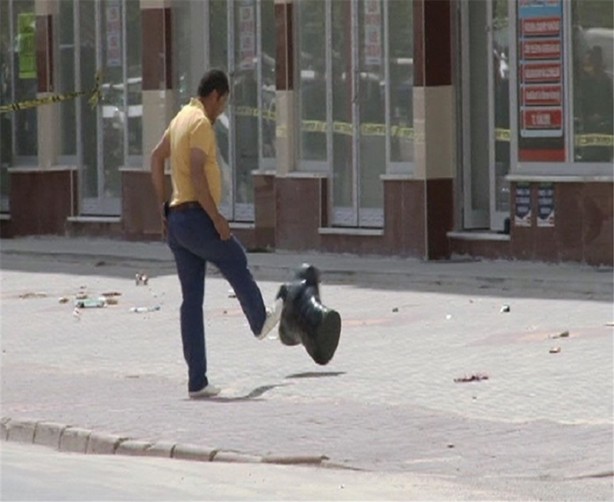 Foto - Şüpheli nesneyi vatandaş imha etti!