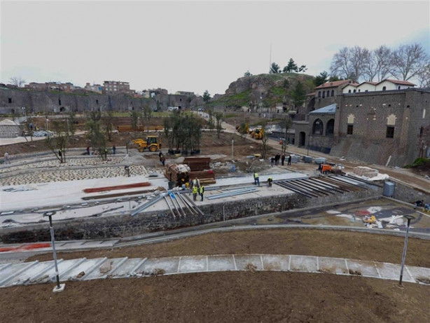 Sur, devlet eliyle yeniden inşa ediliyor