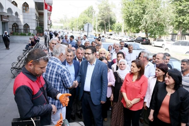  Sur esnafını ziyaret eden HDP'lilere büyük tepki