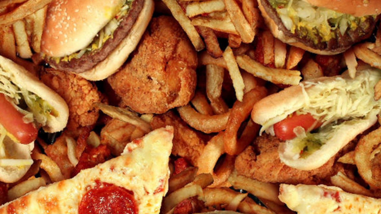 Foto - Sürekli dışarıdan yemek hastalıklara davetiye çıkarıyor! Aman diyelim artık görün şu tehlikeyi…