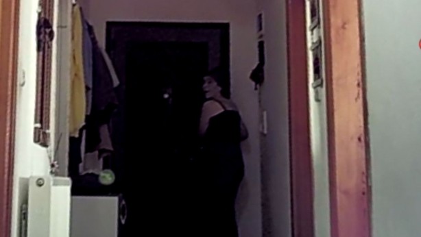 Foto - Sürekli eşyaları kaybolan aile eve gizli kamera koydu! Görüntüleri izleyince şoke oldular! Olacak iş değil
