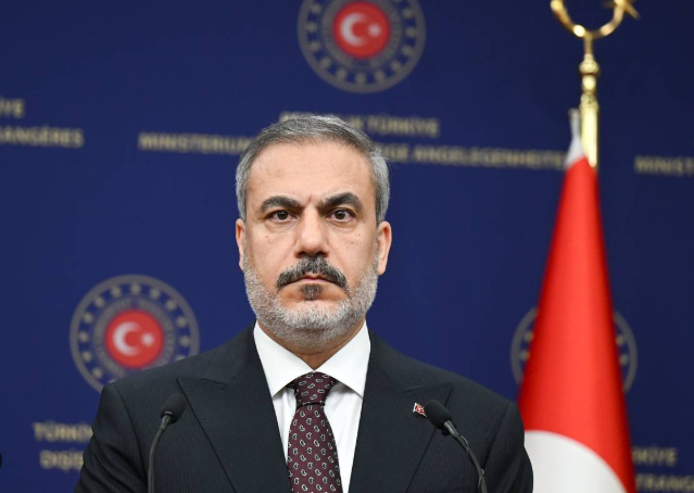 Foto - Suriye Hükümeti'nden SDG'ye son 3 uyarı! 1. PKK ile bağını somut olarak kes, 2. Derhal silah bırak, 3. Elebaşlarını Suriye dışına çıkar