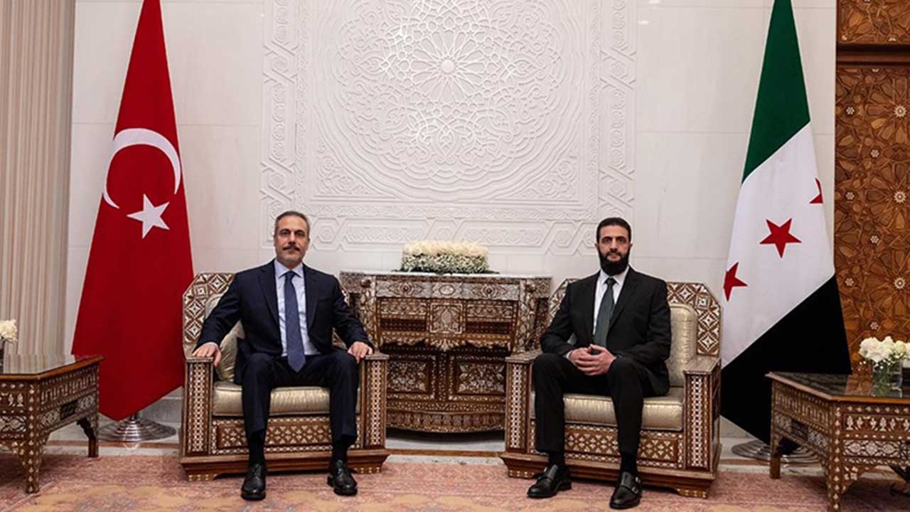 Foto - Suriye lideri Ahmed eş-Şara'dan beklenmedik Türkiye kararı! Eğer bunu yaparsa gündem altüst olur