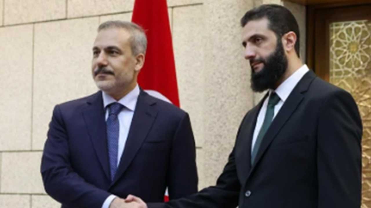 Foto - Suriye lideri Ahmed eş-Şara'dan beklenmedik Türkiye kararı! Eğer bunu yaparsa gündem altüst olur