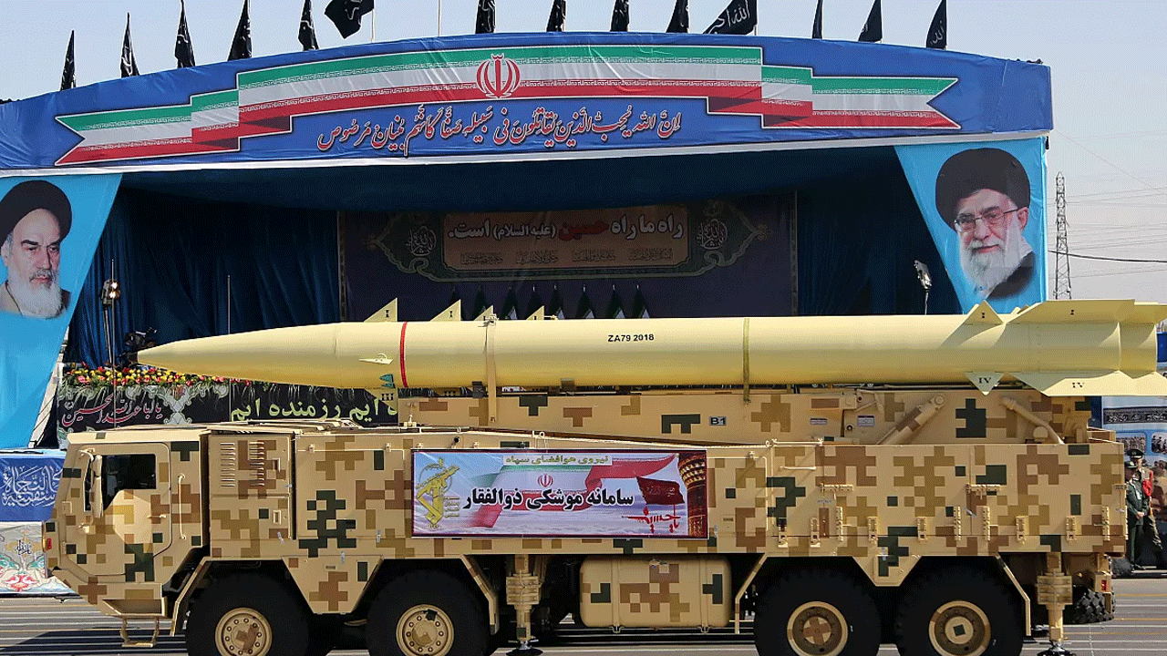 Suriye'de boyunun ölçüsünü alan İran'da askeri hareketlilik