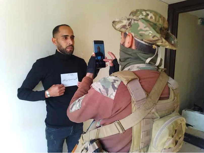 Suriye'de Esad'ın askerleri teslim oluyor