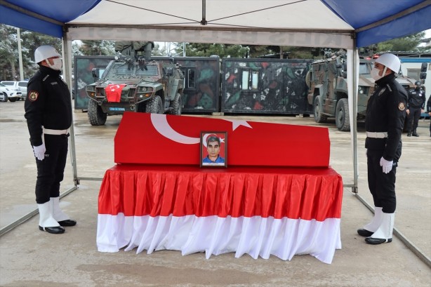 Foto - Suriye'de kalp krizi geçiren şehit polis memuru ebediyete uğurlandı