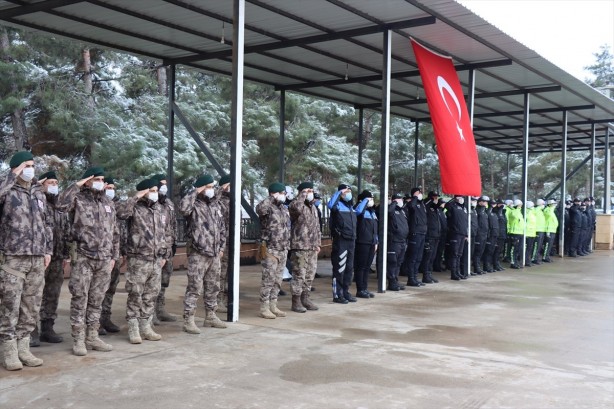 Foto - Suriye'de kalp krizi geçiren şehit polis memuru ebediyete uğurlandı