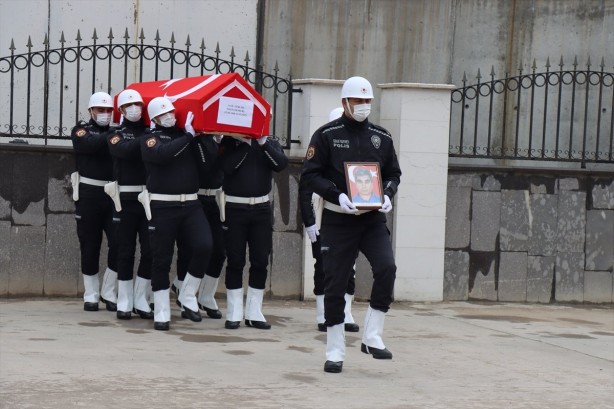 Foto - Suriye'de kalp krizi geçiren şehit polis memuru ebediyete uğurlandı
