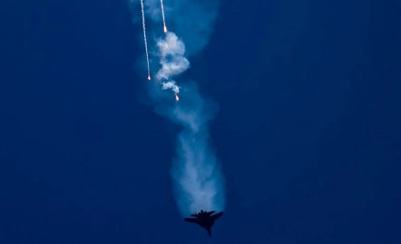 Suriye'de ortalık karıştı! İHA ile savaş uçağı birbirine girdi