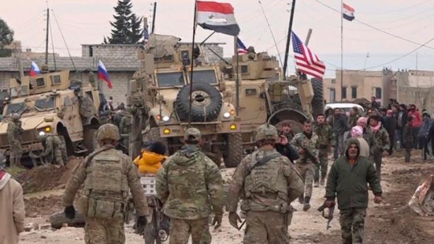 Suriye'de şoke eden gerilim! ABD askerlerinin önünü kestiler