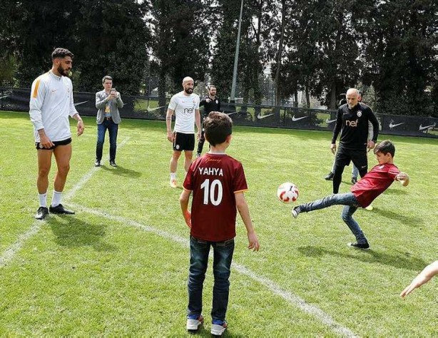 Foto - Suriyeli sığınmacı çocuklar, Galatasaray antrenmanında