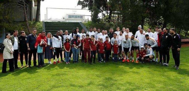 Foto - Suriyeli sığınmacı çocuklar, Galatasaray antrenmanında