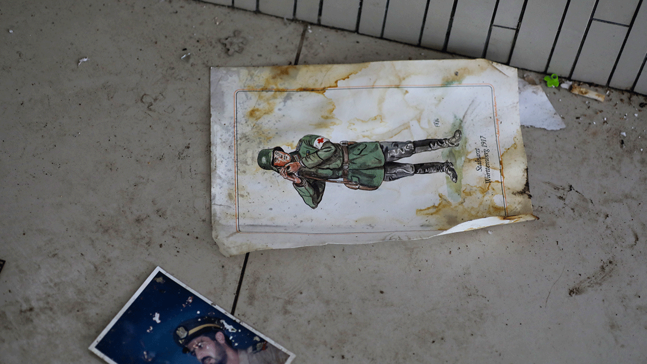 Foto - Suriyeliler yoksulluktan kırılırken, Esed pisliği burada yaşıyordu!