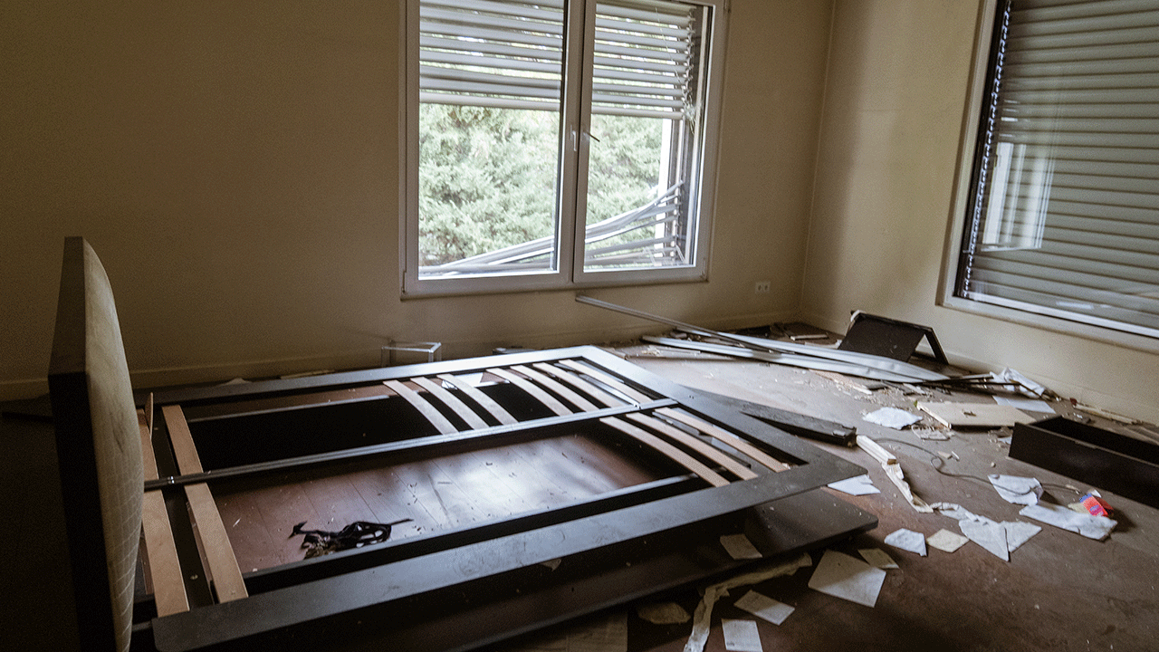 Foto - Suriyeliler yoksulluktan kırılırken, Esed pisliği burada yaşıyordu!