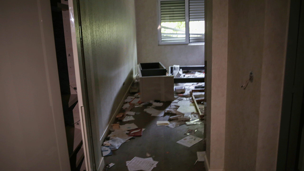 Foto - Suriyeliler yoksulluktan kırılırken, Esed pisliği burada yaşıyordu!