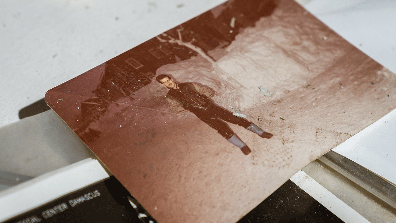 Foto - Suriyeliler yoksulluktan kırılırken, Esed pisliği burada yaşıyordu!