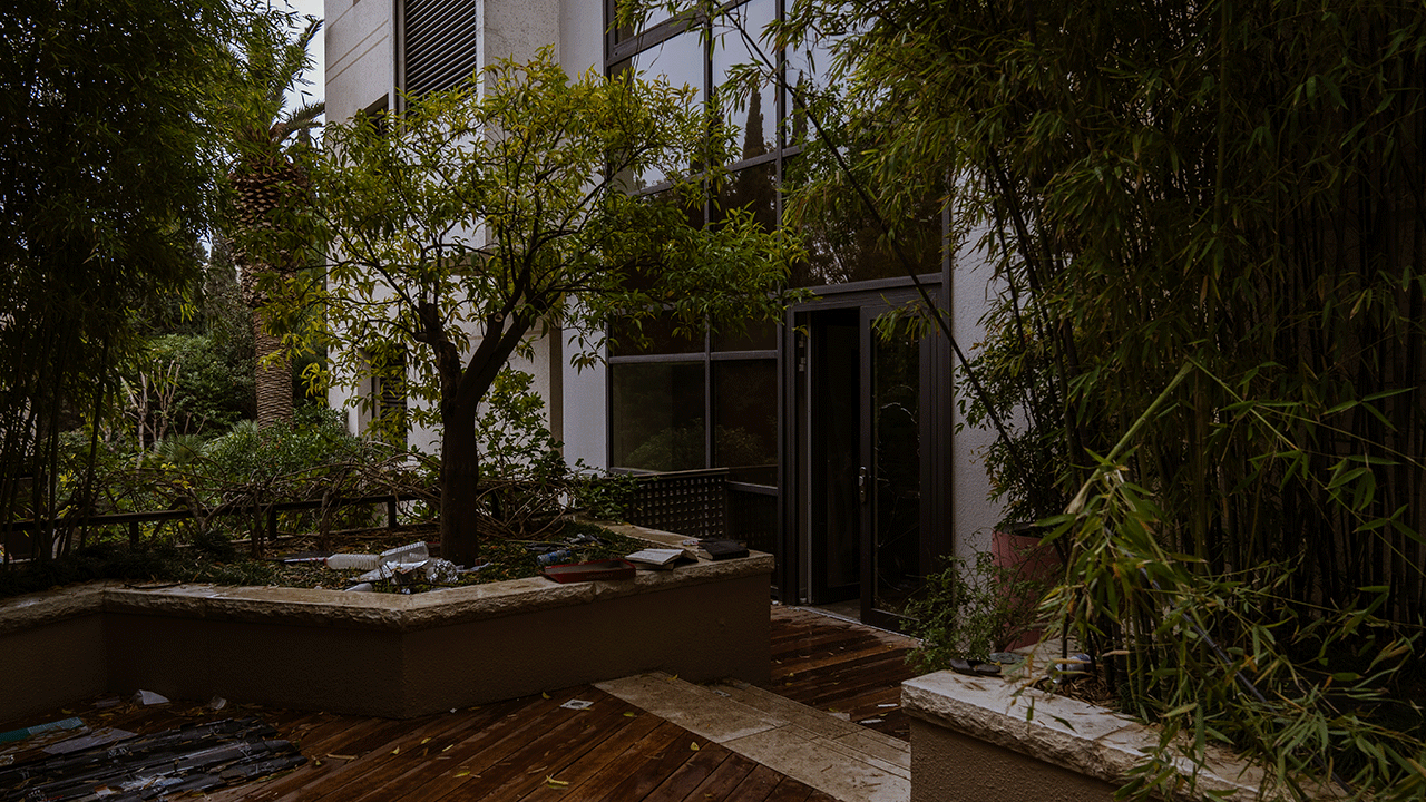 Foto - Suriyeliler yoksulluktan kırılırken, Esed pisliği burada yaşıyordu!