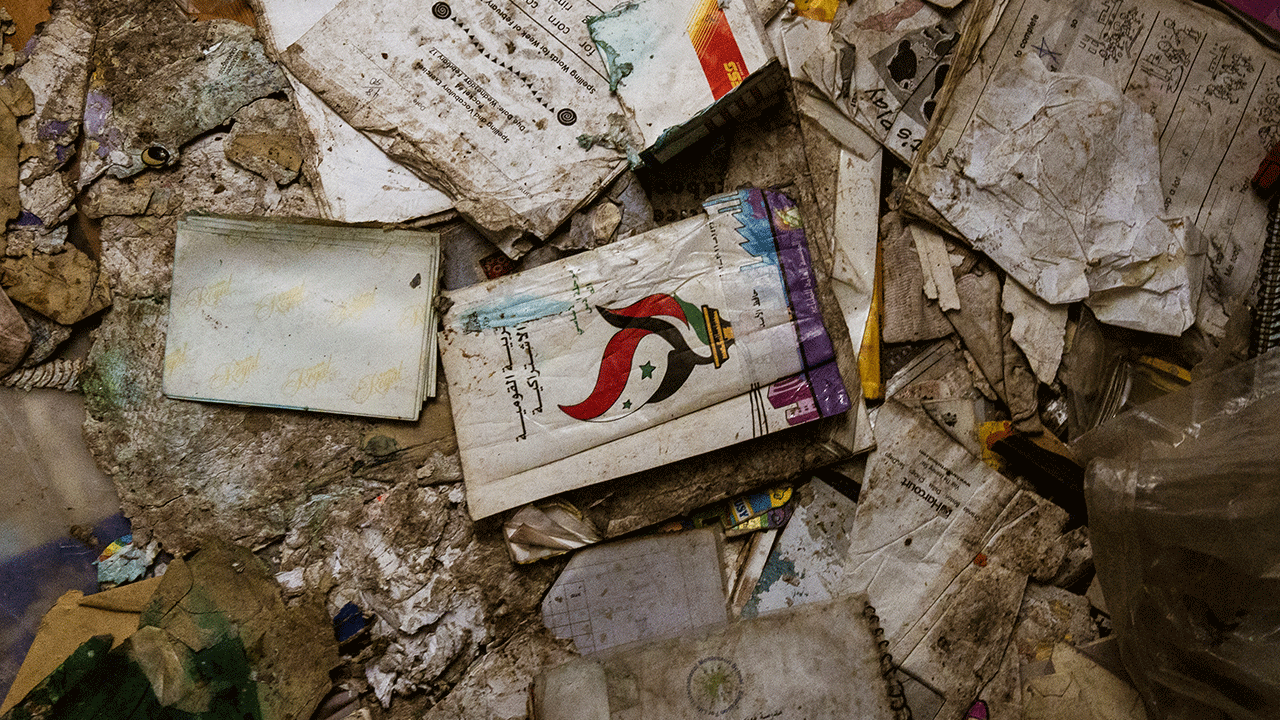 Foto - Suriyeliler yoksulluktan kırılırken, Esed pisliği burada yaşıyordu!