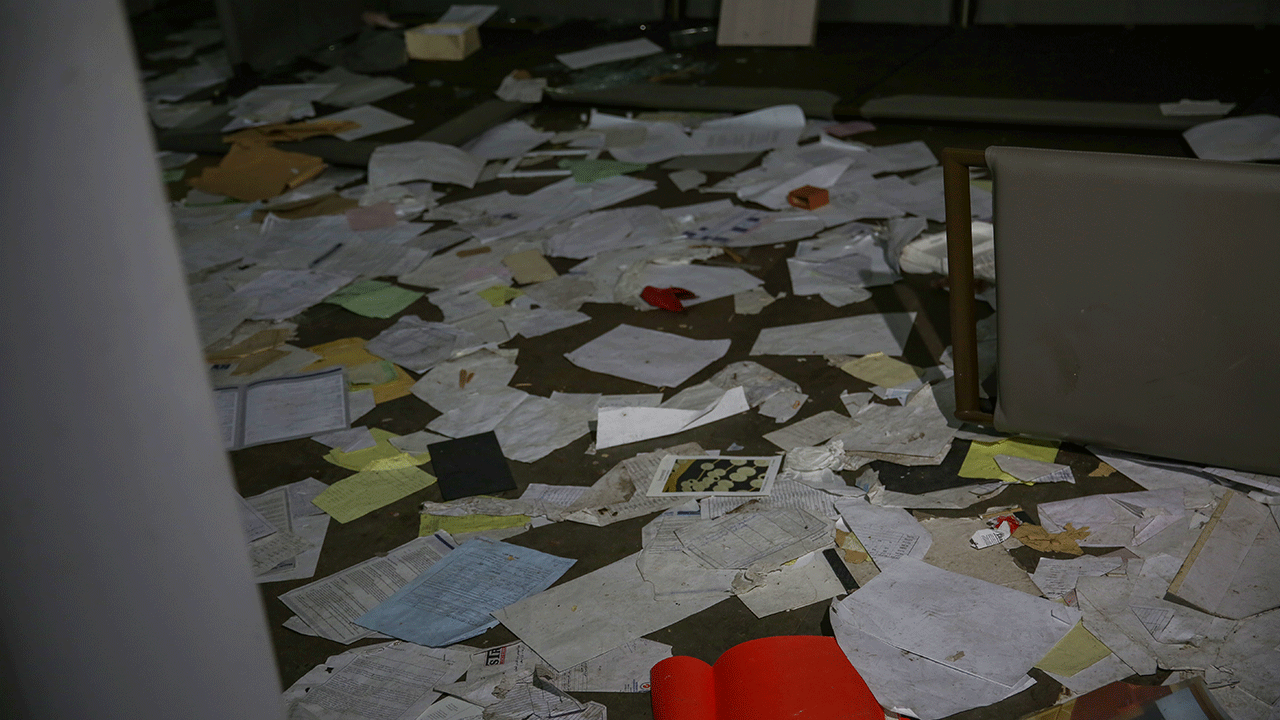 Foto - Suriyeliler yoksulluktan kırılırken, Esed pisliği burada yaşıyordu!