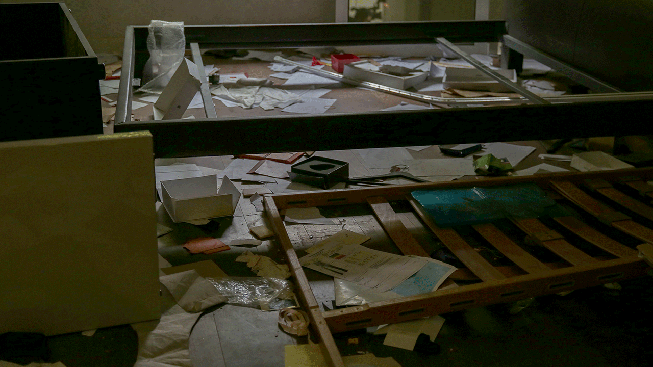 Foto - Suriyeliler yoksulluktan kırılırken, Esed pisliği burada yaşıyordu!