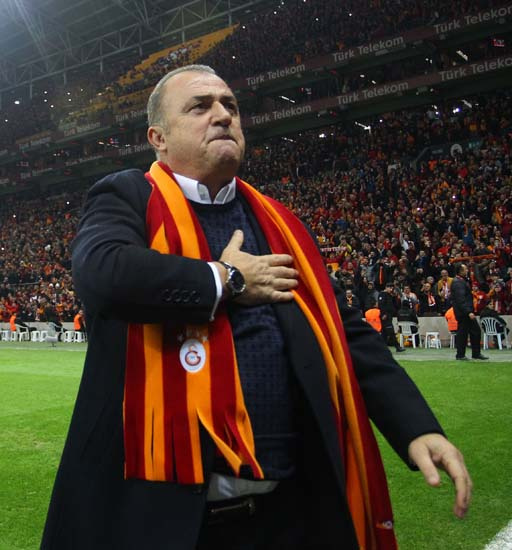 Sürpriz bir şekilde Yunanistan'a gitmişti! Ah be hocam! Fatih Terim için bir devir sona erdi! Tahtı yıkıldı!
