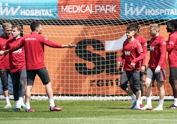 Sürpriz gelişmeyi dünyaya duyurdu... Galatasaray'ın dinamosu için bomba haber!