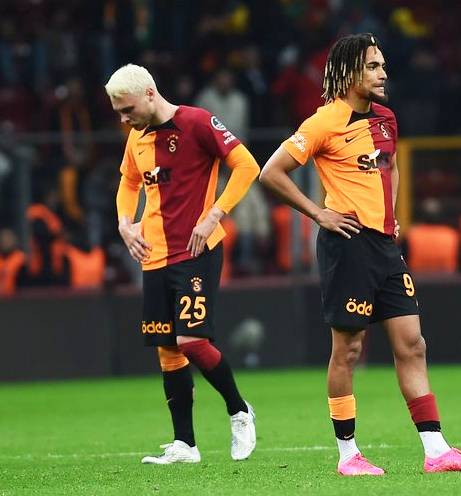 Foto - Sürpriz gelişmeyi dünyaya duyurdu... Galatasaray'ın dinamosu için bomba haber!