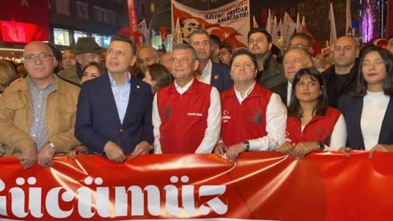 Foto - "Sürü müyüz biz, sürü mü?" Deprem uzmanı Ahmet Ercan’ın Özgür Özel çıkışı ortalığı karıştırdı