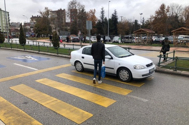 Foto - Sürücüler dikkat! Bunu yapmayan hapı yutar! Cezası tam bin 979 lira