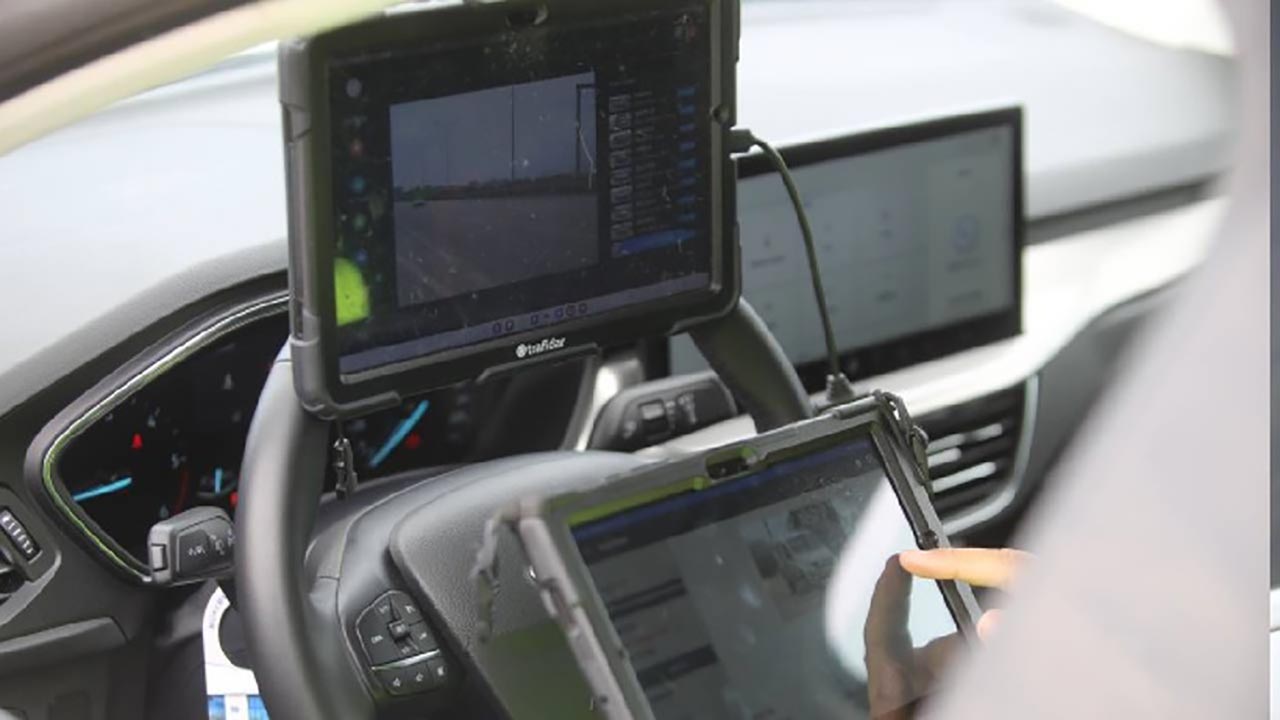 Foto - Sürücüler dikkat! O bölgede pusuda, 4 araca birden ceza kesiyor