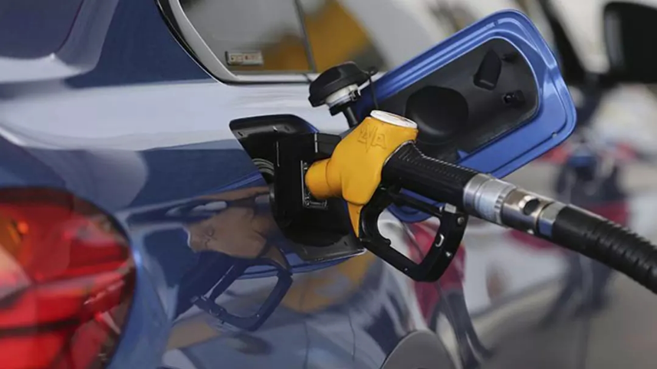 Foto - Sürücülere bir şok daha! Akaryakıt fiyatları füze gibi fırladı! Tabela bakın kaçı göstermeye başladı