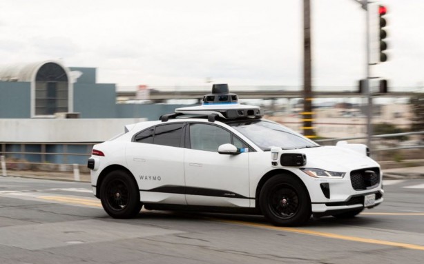 Foto - Sürücüsüz taksi Waymo, binlerce yolcuya ulaştı