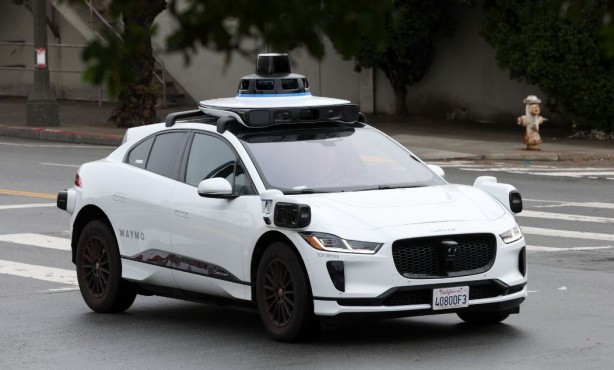 Foto - Sürücüsüz taksi Waymo, binlerce yolcuya ulaştı