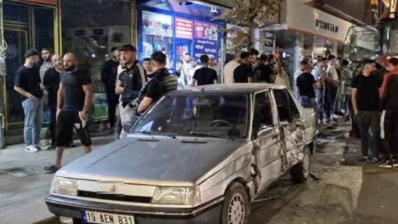 Foto - Sürücüye ceza var alkole yok! Sarhoş traktör sürücüsü 3 araca çarparak durabildi