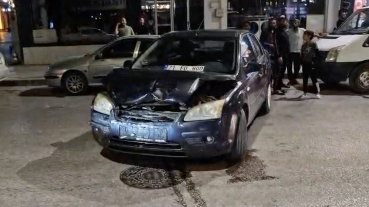 Foto - Sürücüye ceza var alkole yok! Sarhoş traktör sürücüsü 3 araca çarparak durabildi