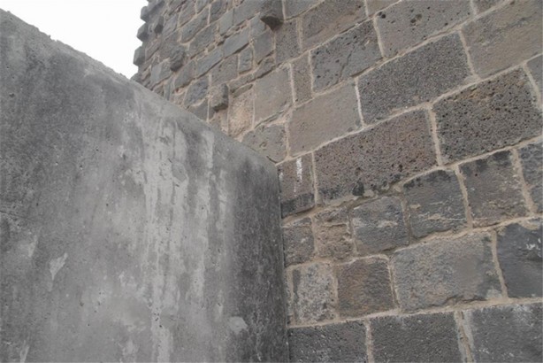 Sur'un dört bir tarafı çevriliyor