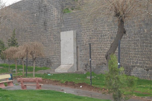 Foto - Sur'un dört bir tarafı çevriliyor